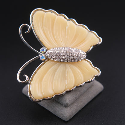 ❤️ Vintage Butterfly Brooch – Silver-Tone with Cream Resin Wings & Rhinestone Body