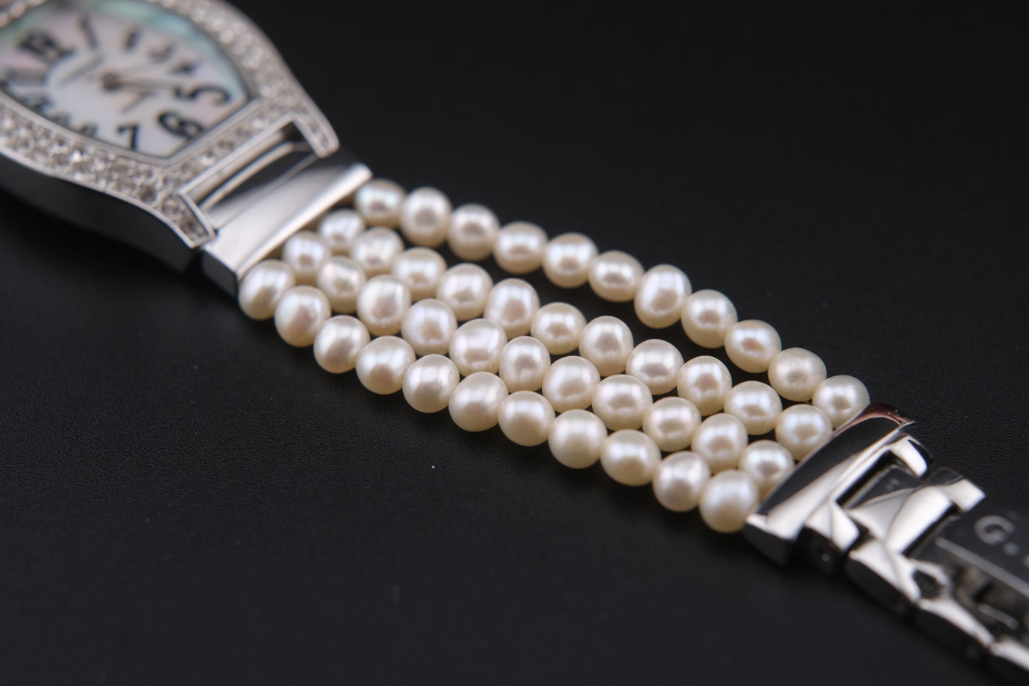 Vintage Gianfranco Toscani Watch with Genuine Pearl Bracelet and Crystal Accents