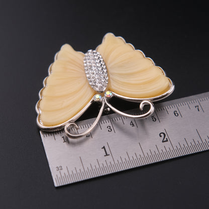 ❤️ Vintage Butterfly Brooch – Silver-Tone with Cream Resin Wings & Rhinestone Body