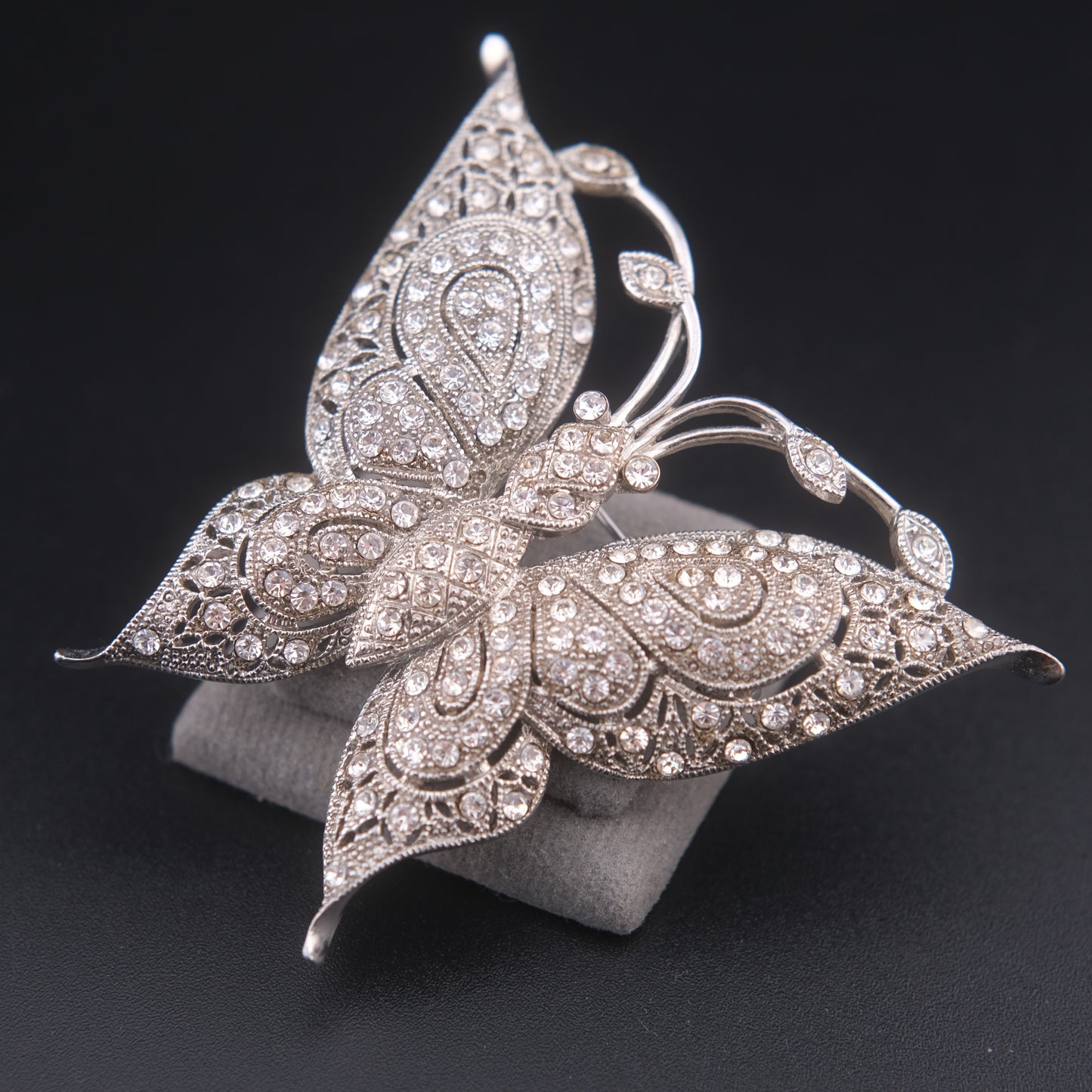 ❤️ Vintage JHS Crystal Pavé Butterfly Brooch – Silver Tone Filigree Style