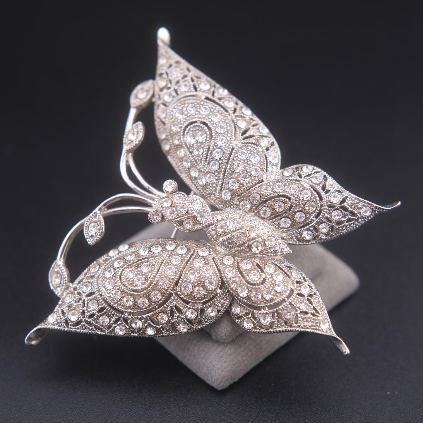 ❤️ Vintage JHS Crystal Pavé Butterfly Brooch – Silver Tone Filigree Style