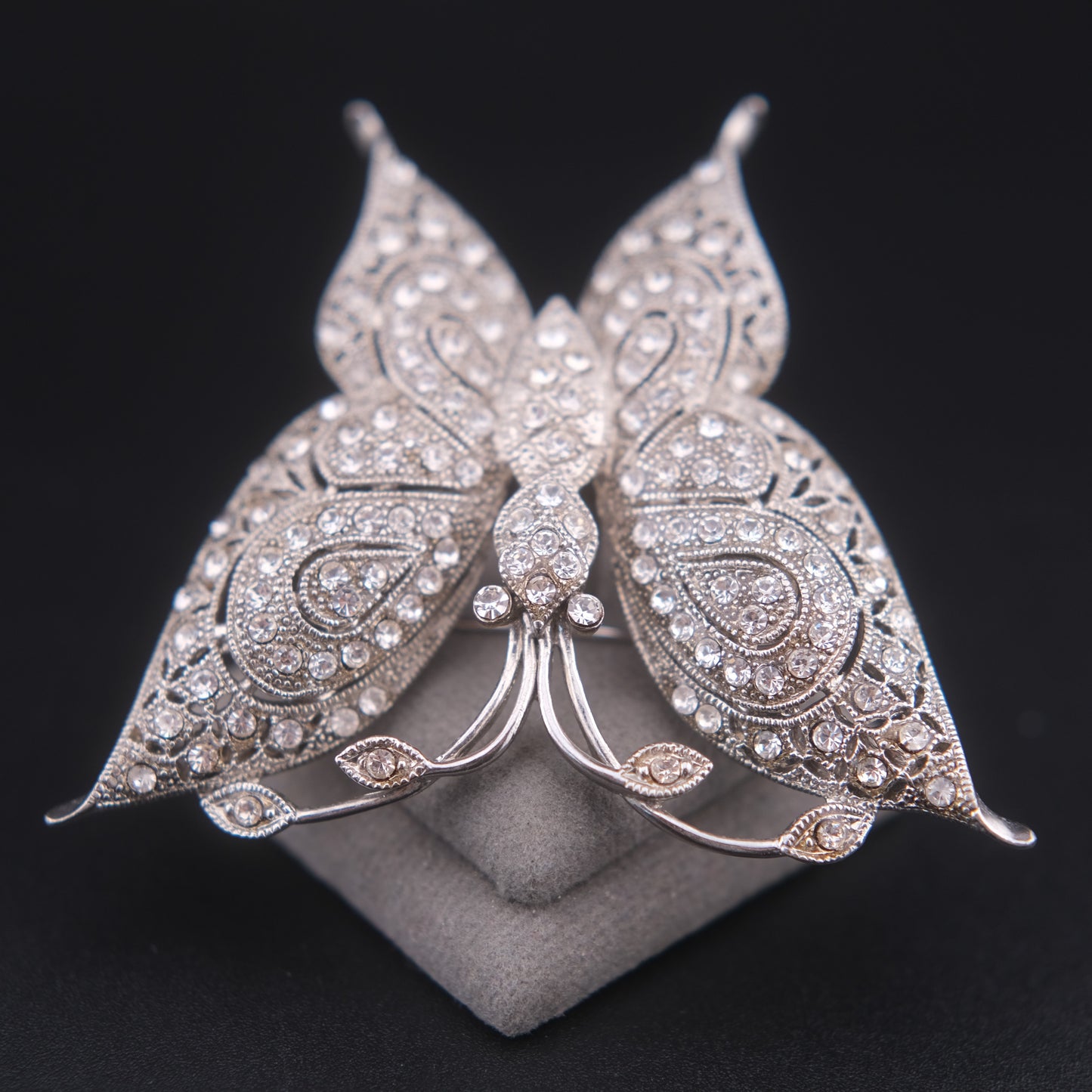 ❤️ Vintage JHS Crystal Pavé Butterfly Brooch – Silver Tone Filigree Style