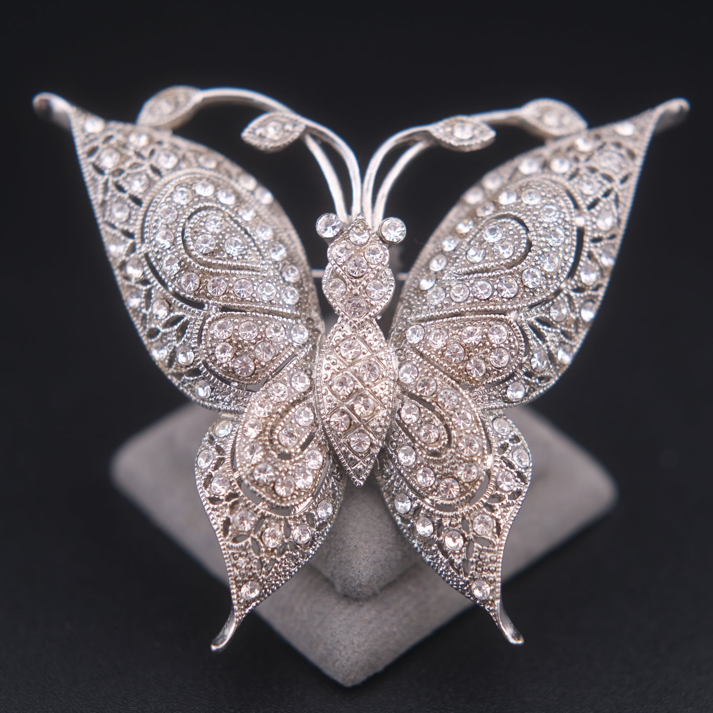❤️ Vintage JHS Crystal Pavé Butterfly Brooch – Silver Tone Filigree Style