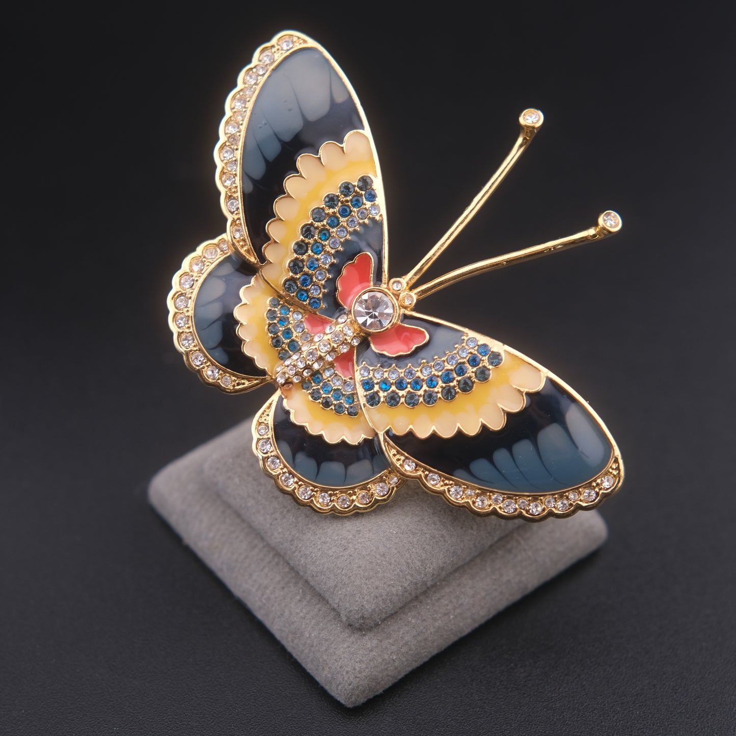 ❤️ Vintage Metropolitan Museum of Art (MMA) Butterfly Brooch – Gold Tone Enamel & Rhinestone Statement Piece