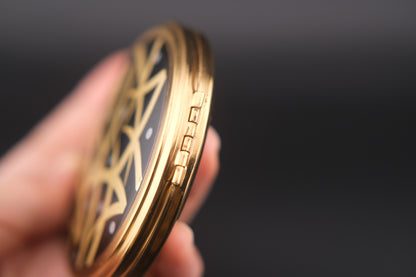 Vintage Shiseido Powder Compact – Black & Gold Art Deco Design