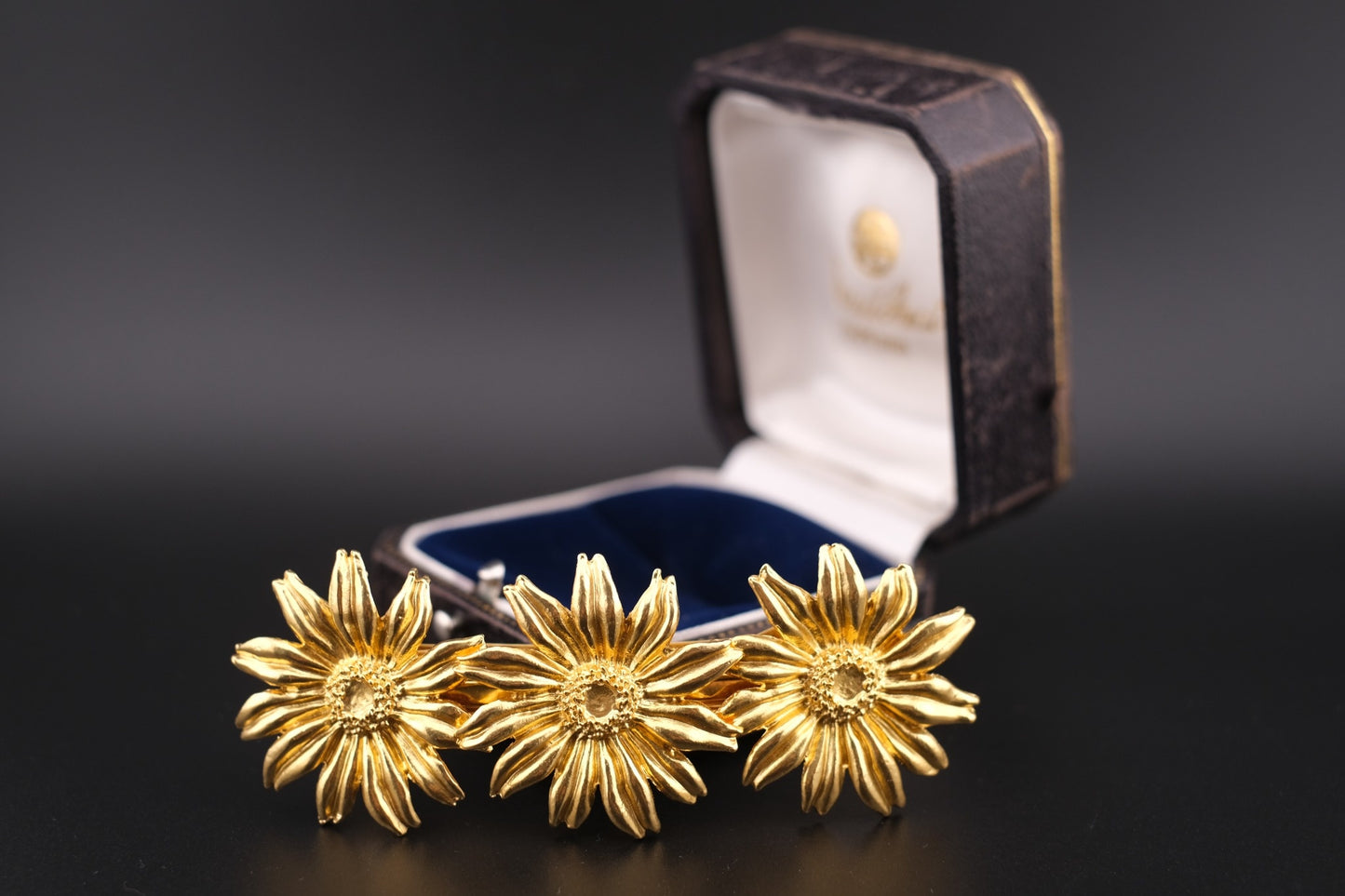 Kenzo Gold-Tone Floral Hair Clip – Triple Bloom Design, Made in Japan