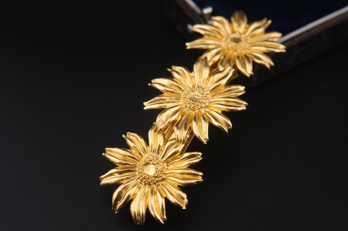 Kenzo Gold-Tone Floral Hair Clip – Triple Bloom Design, Made in Japan