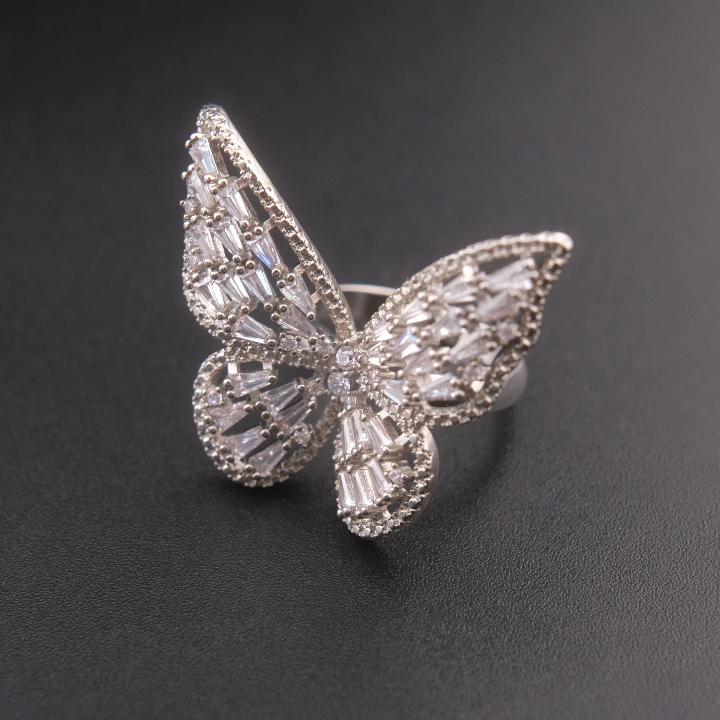 ❤️ Vintage Silver Tone Rhinestone Butterfly Statement Adjustable Ring