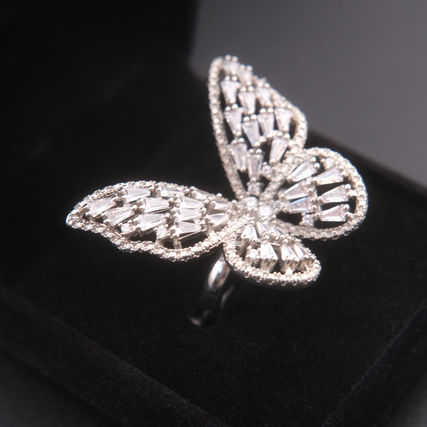 ❤️ Vintage Silver Tone Rhinestone Butterfly Statement Adjustable Ring