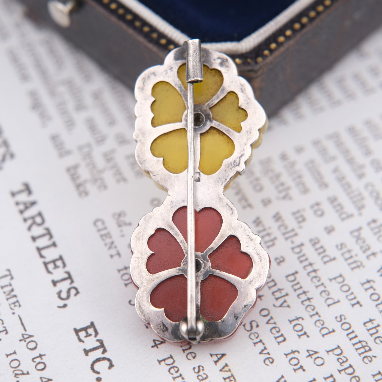 ❤️ Vintage 950 Silver Double Flower Brooch Resin Petals Pearl Center Floral Pin