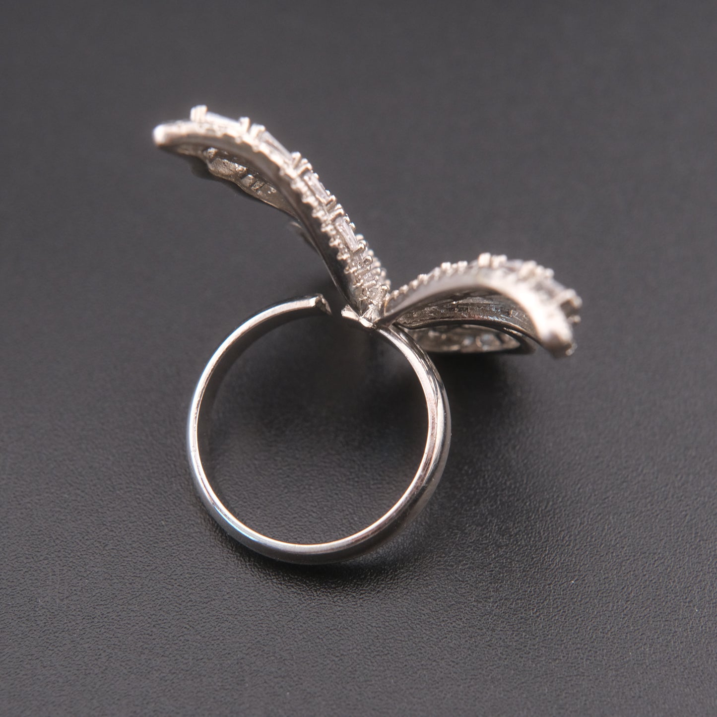 ❤️ Vintage Silver Tone Rhinestone Butterfly Statement Adjustable Ring