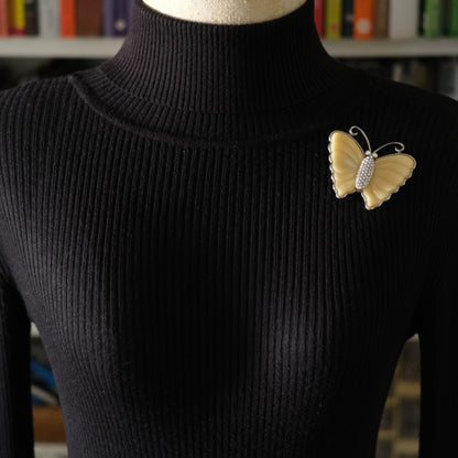 ❤️ Vintage Butterfly Brooch – Silver-Tone with Cream Resin Wings & Rhinestone Body