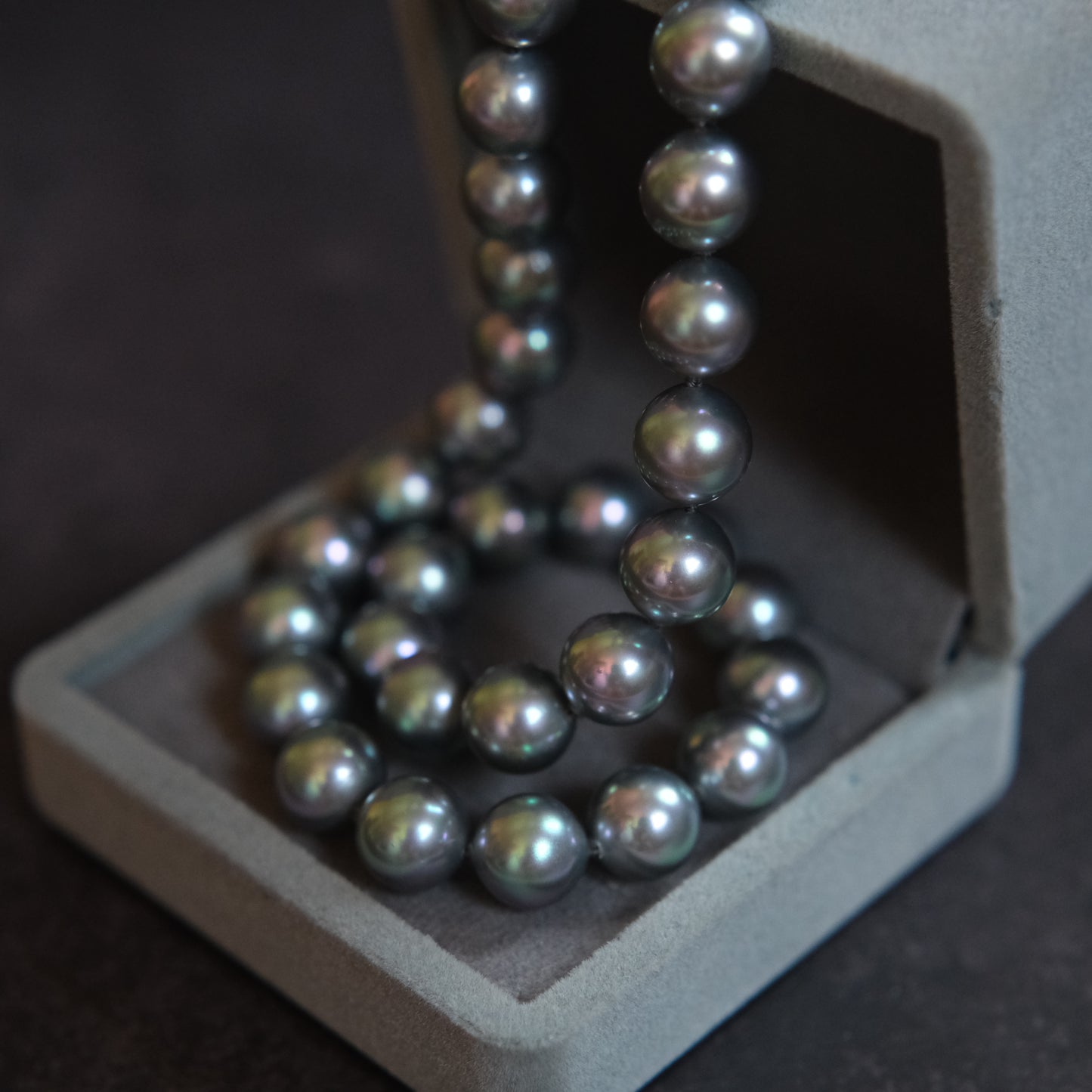 ❤️Majorica Grey Pearl Necklace & Earrings Set – SV Clasp