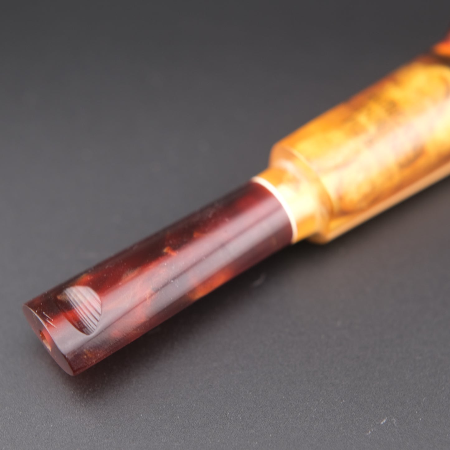 Vintage Korean Ginseng Pipe in Lucite – Collectible Tobacco Pipe with Real Ginseng Root & Original Box