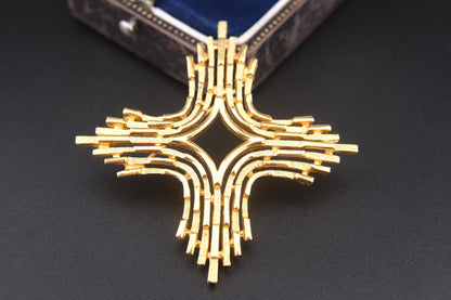 Crown Trifari Maltese Cross Brooch – Gold-Tone Modernist Design