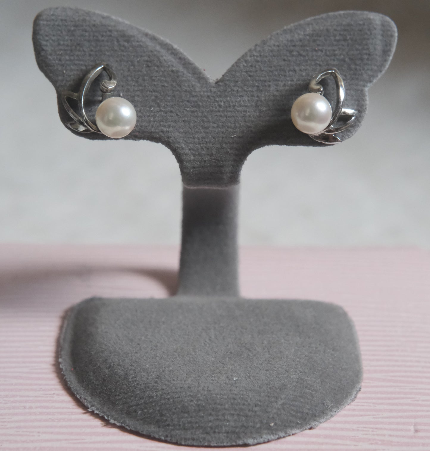 ❤️Mikimoto 6.5mm Pearl Stud Earrings Silver with Box