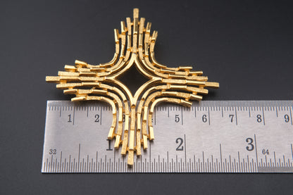 Crown Trifari Maltese Cross Brooch – Gold-Tone Modernist Design