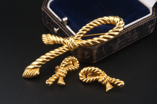 Vintage Crystalline Company (Pranda) Gold-Tone Ribbon Brooch & Clip-On Earrings Set
