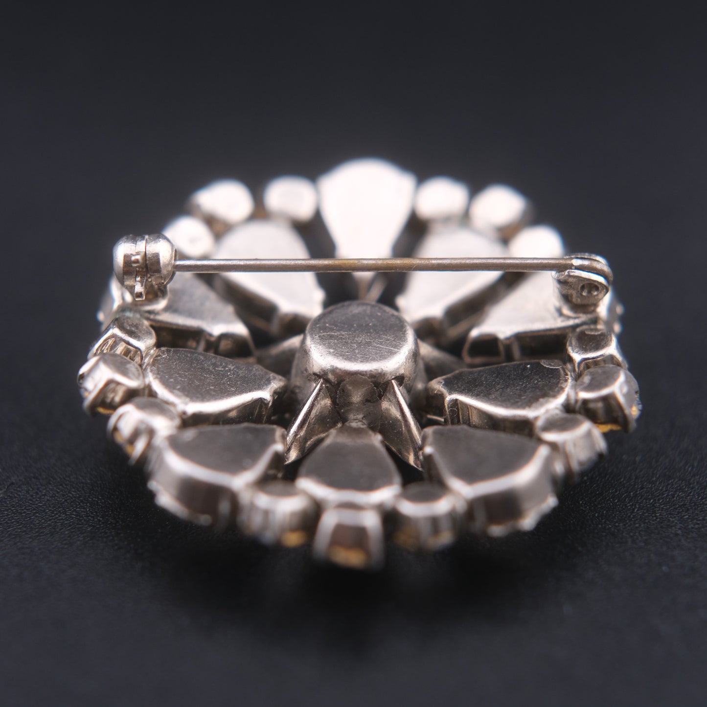 ❤️ Vintage Blue Rhinestone Silver-Tone Circular Floral Burst Brooch