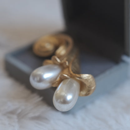 ❤️ Vintage Kenzo Gold Tone Pearl Brooch Sculptural 3"