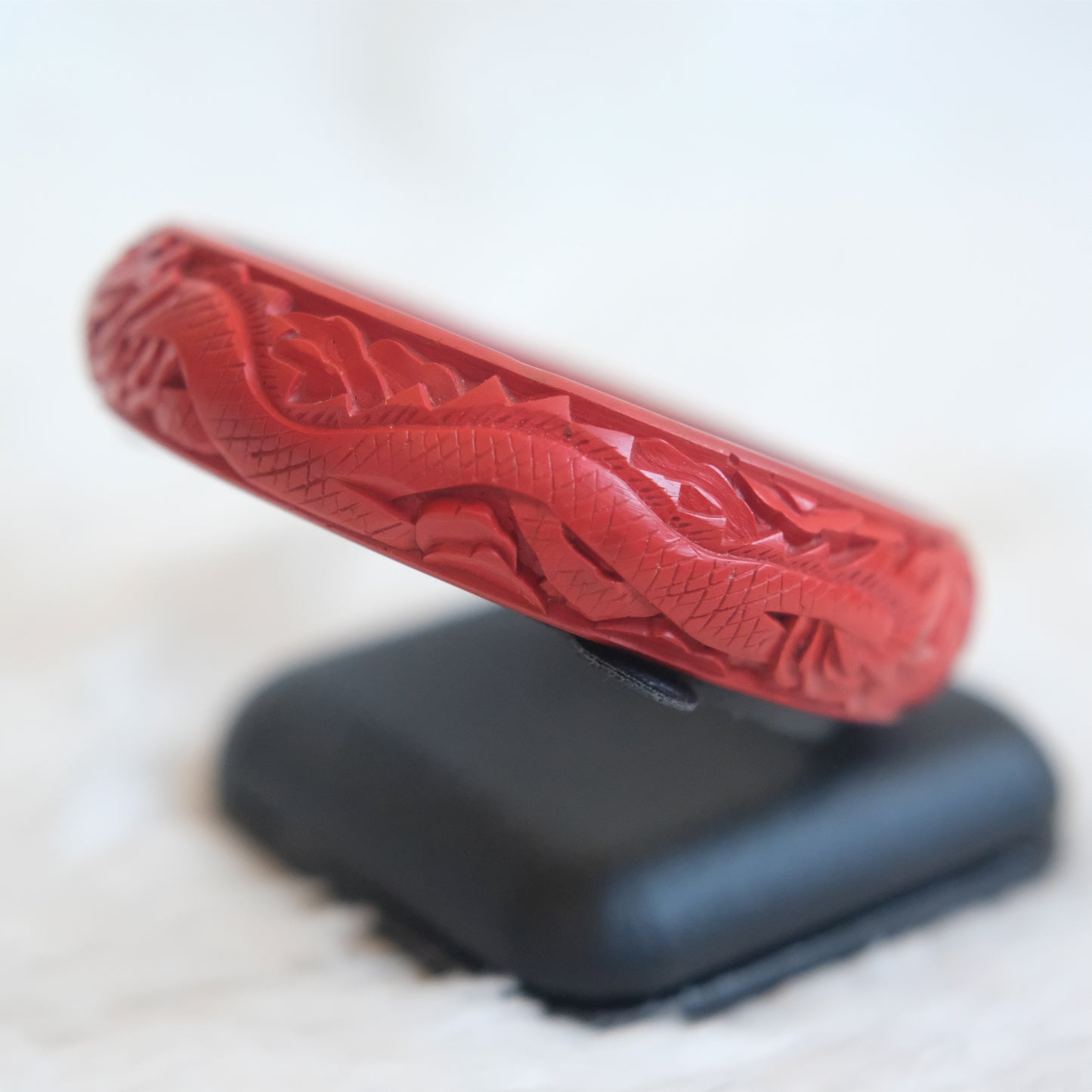 ❤️ Vintage Cinnabar Double Dragon Carved Bangle