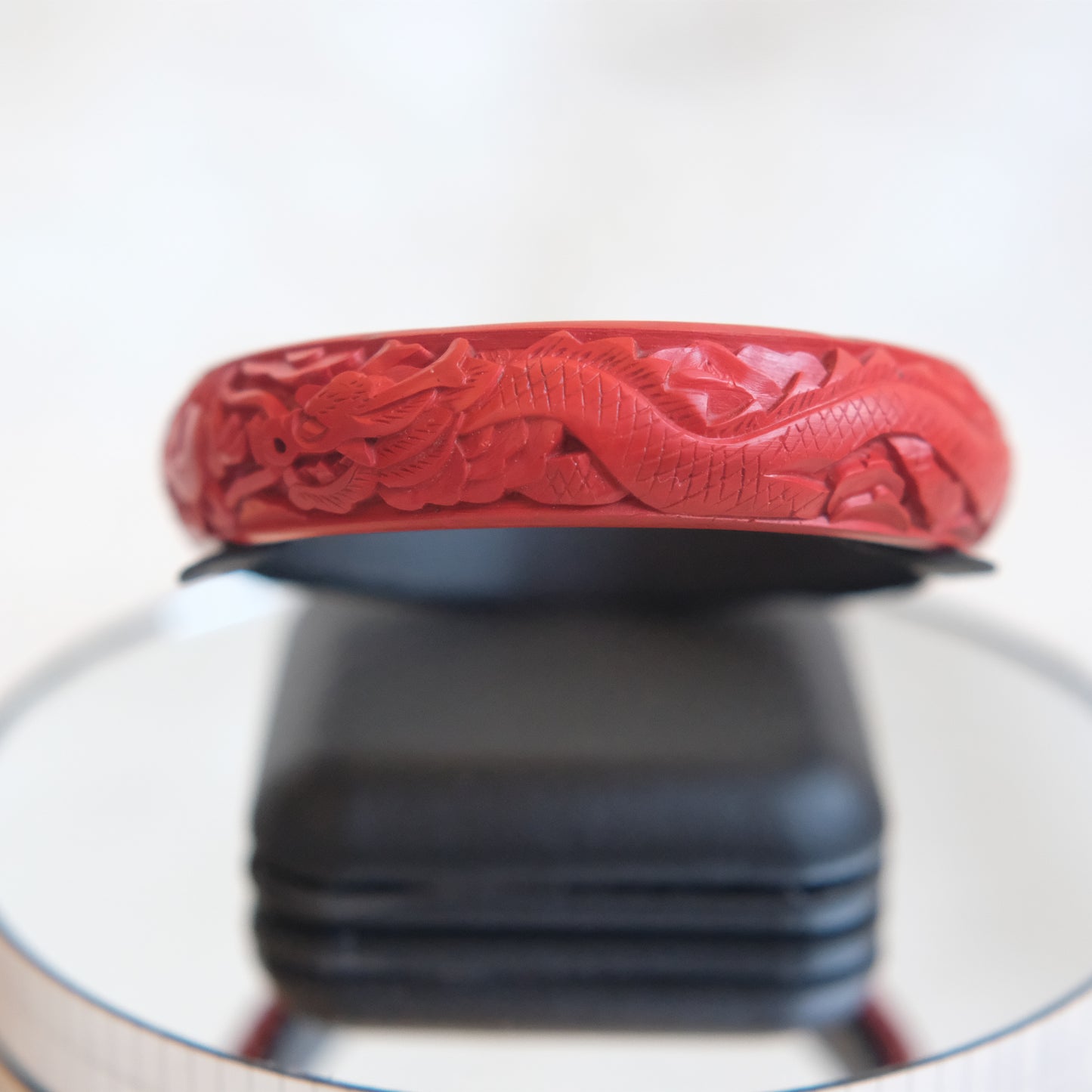 ❤️ Vintage Cinnabar Double Dragon Carved Bangle