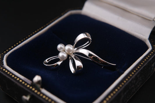 Vintage Mikimoto Bow Brooch – Sterling Silver with Akoya Pearls