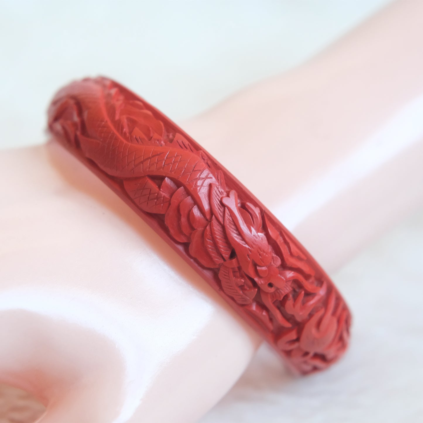 ❤️ Vintage Cinnabar Double Dragon Carved Bangle