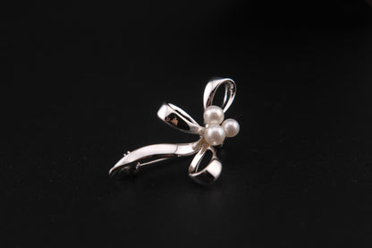 Vintage Mikimoto Bow Brooch – Sterling Silver with Akoya Pearls