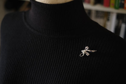Vintage Mikimoto Bow Brooch – Sterling Silver with Akoya Pearls