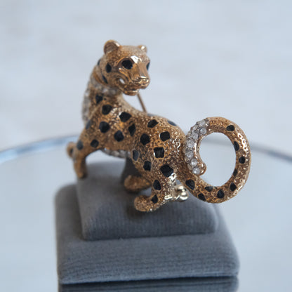 ❤️ Vintage Attwood Leopard Brooch – Gold Tone & Crystal – Boxed