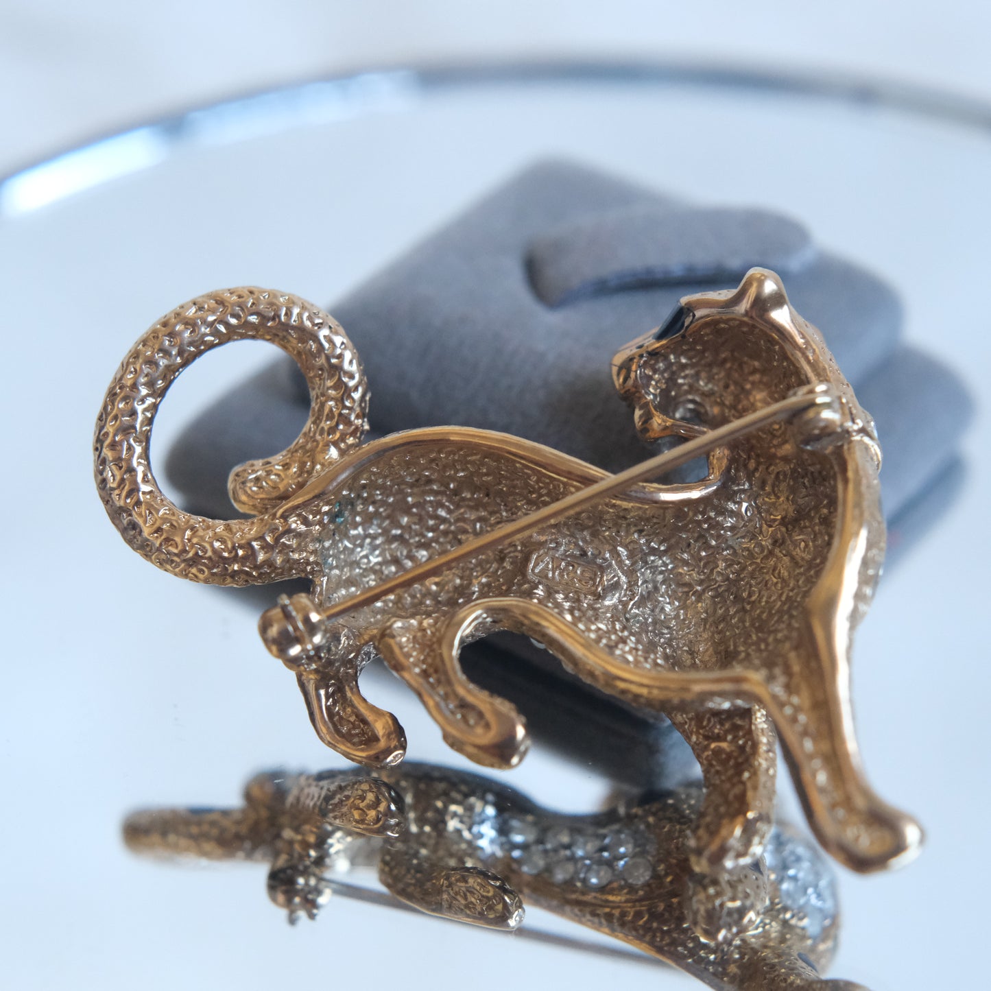 ❤️ Vintage Attwood Leopard Brooch – Gold Tone & Crystal – Boxed