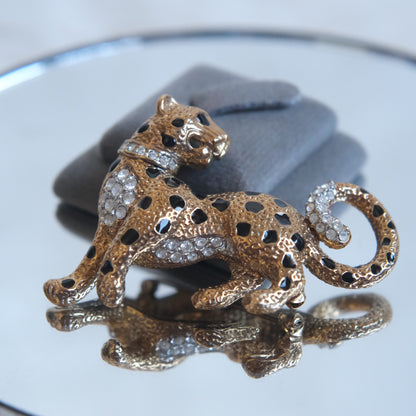 ❤️ Vintage Attwood Leopard Brooch – Gold Tone & Crystal – Boxed