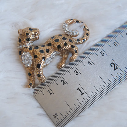 ❤️ Vintage Attwood Leopard Brooch – Gold Tone & Crystal – Boxed