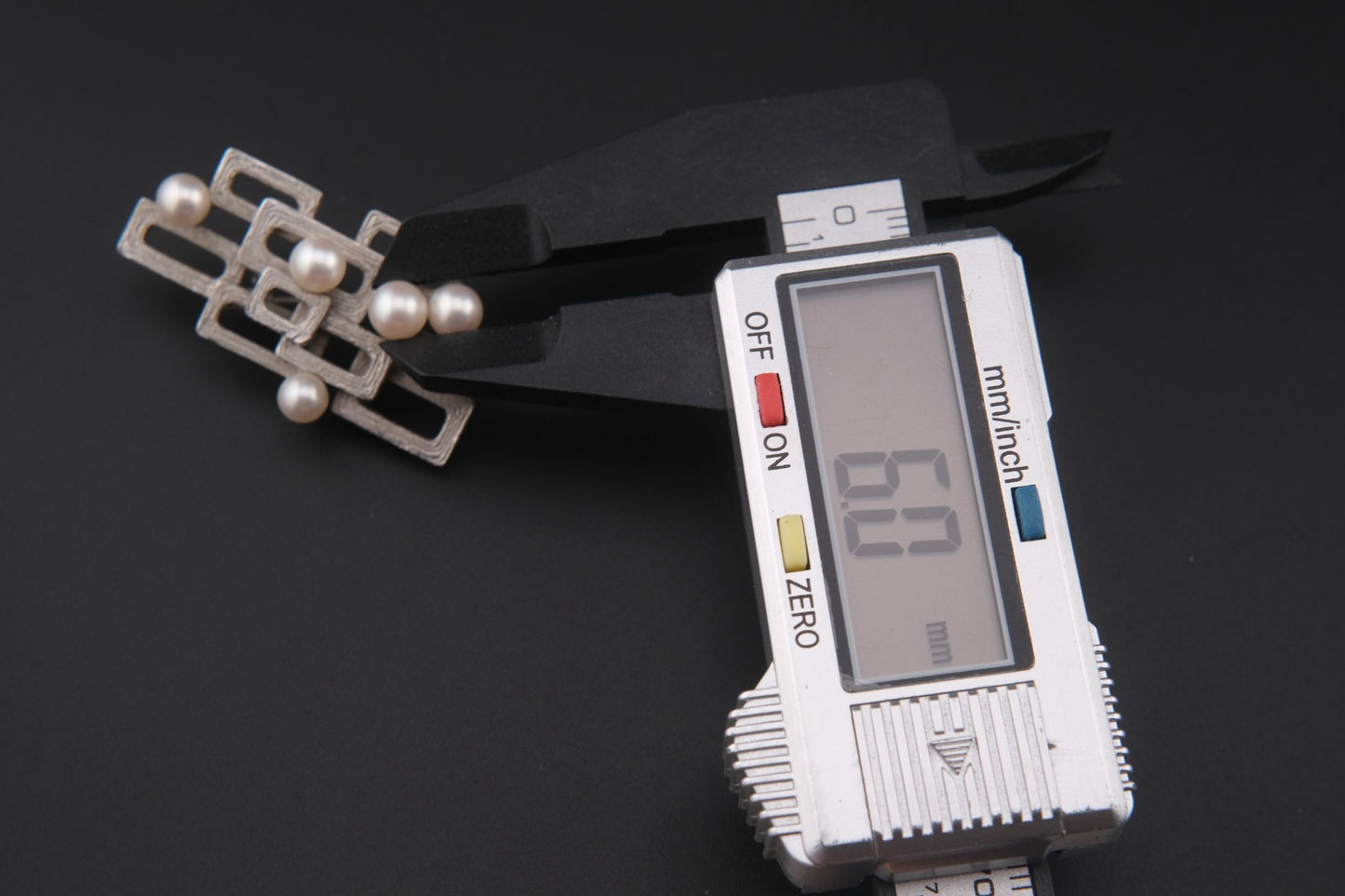 Tasaki Modernist Pearl Brooch – Sterling Silver 925 with Geometric Openwork Design