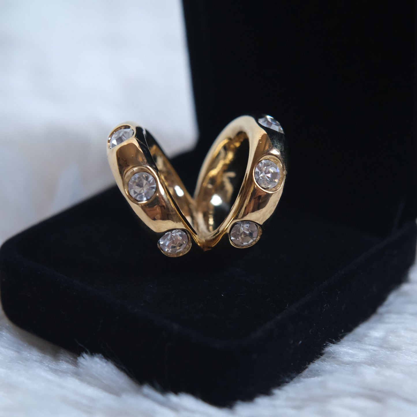 ❤️ Malka Paris Gold Tone Crystal Scarf Ring