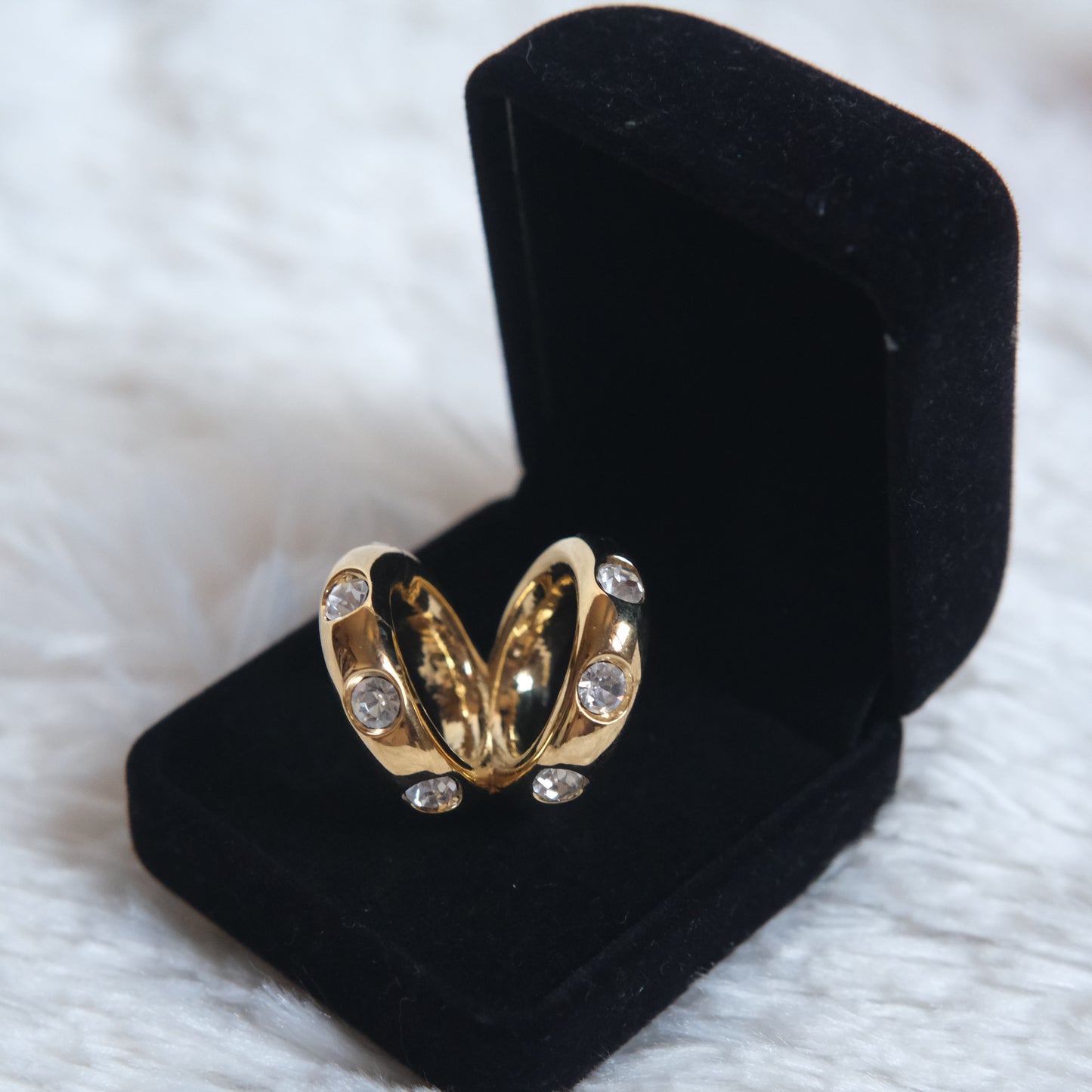 ❤️ Malka Paris Gold Tone Crystal Scarf Ring