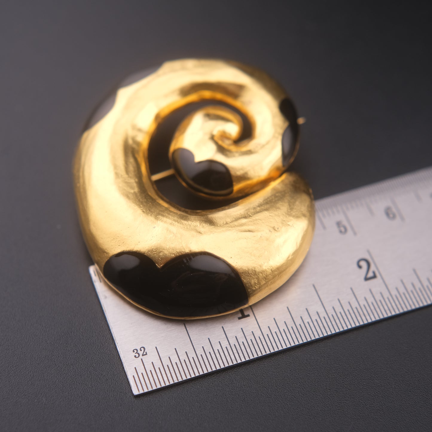❤️ Vintage Sevenseas Sculptural Spiral Brooch – Gold Tone with Black Enamel Accent
