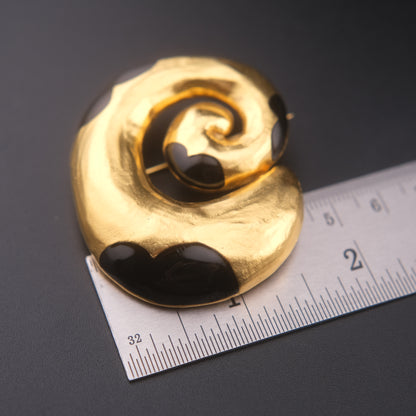❤️ Vintage Sevenseas Sculptural Spiral Brooch – Gold Tone with Black Enamel Accent