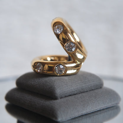 ❤️ Malka Paris Gold Tone Crystal Scarf Ring