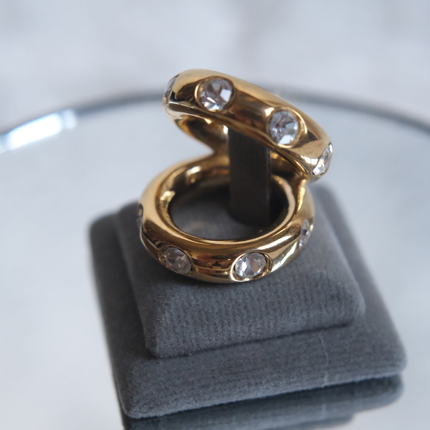 ❤️ Malka Paris Gold Tone Crystal Scarf Ring