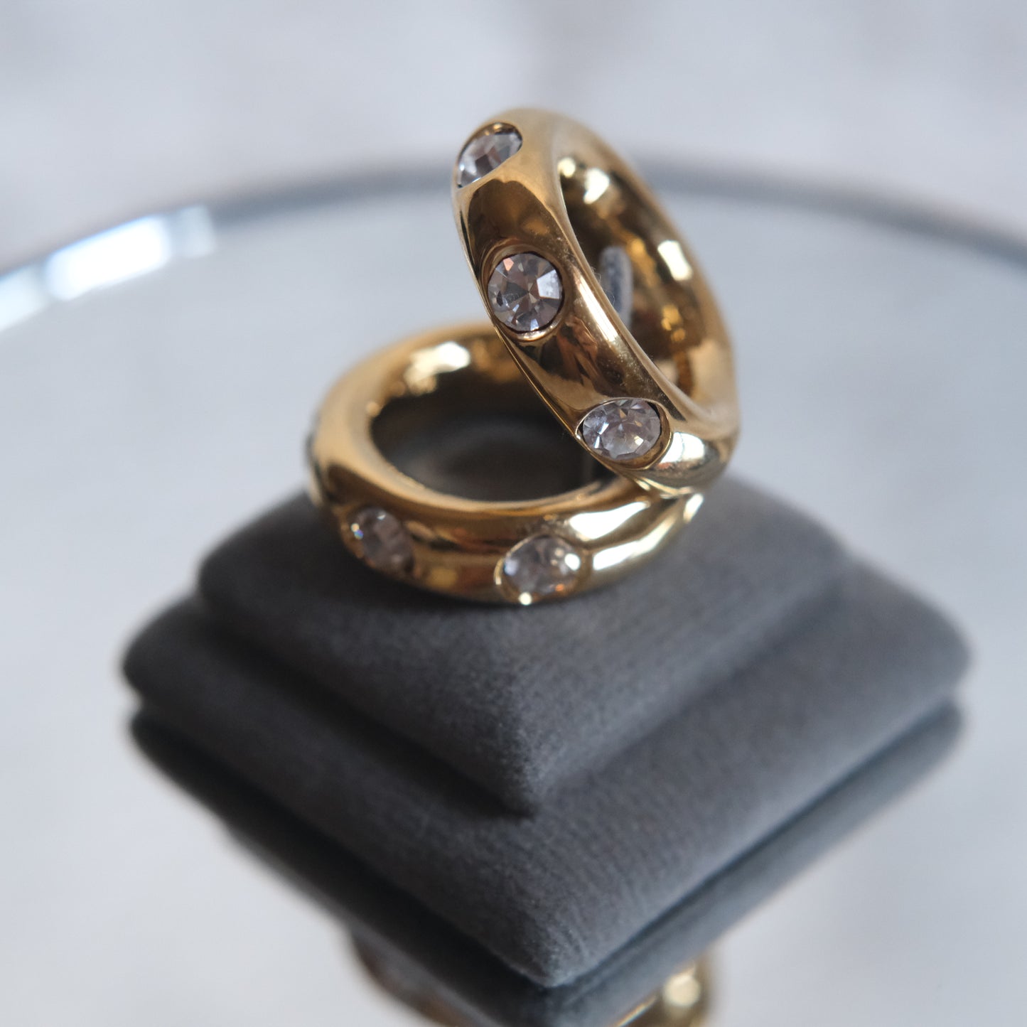 ❤️ Malka Paris Gold Tone Crystal Scarf Ring