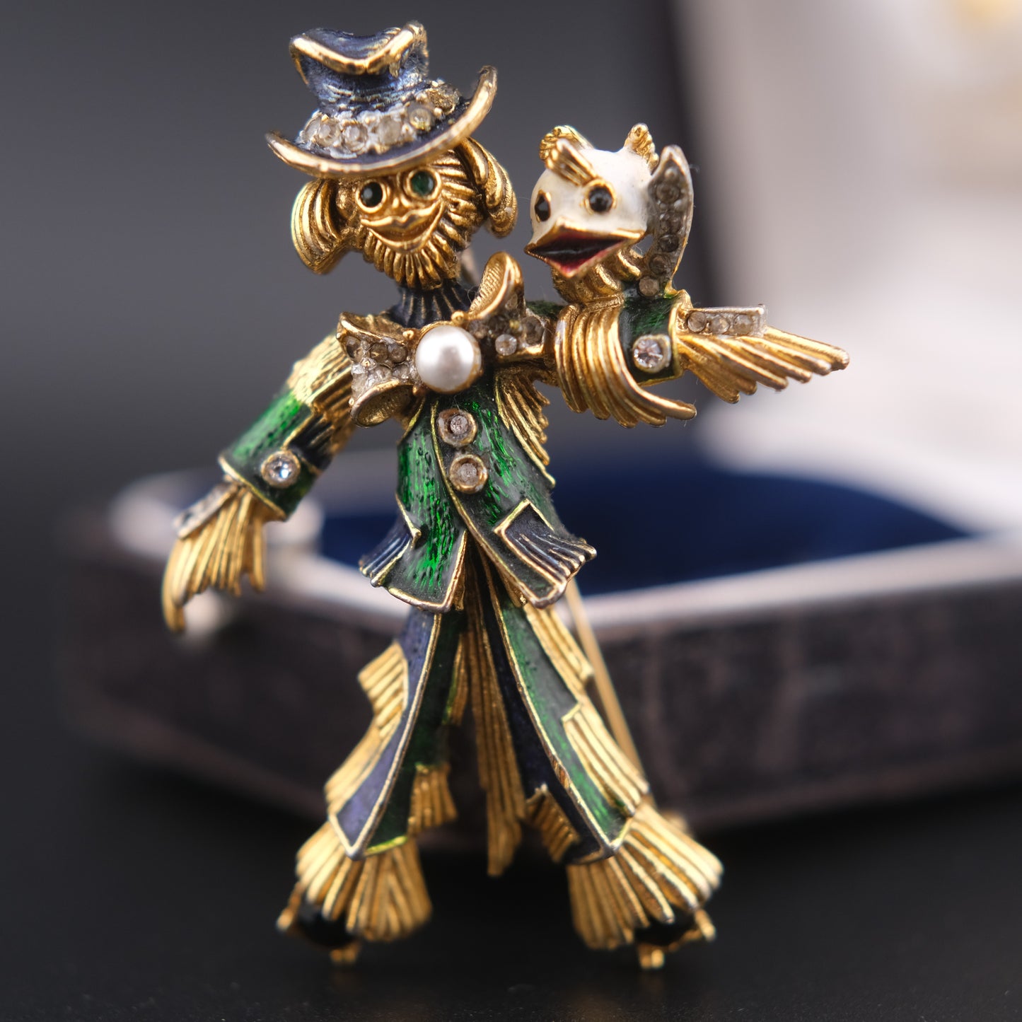 ❤️ Vintage Sphinx Figural Scarecrow Brooch Gold Tone Enamel Crystal