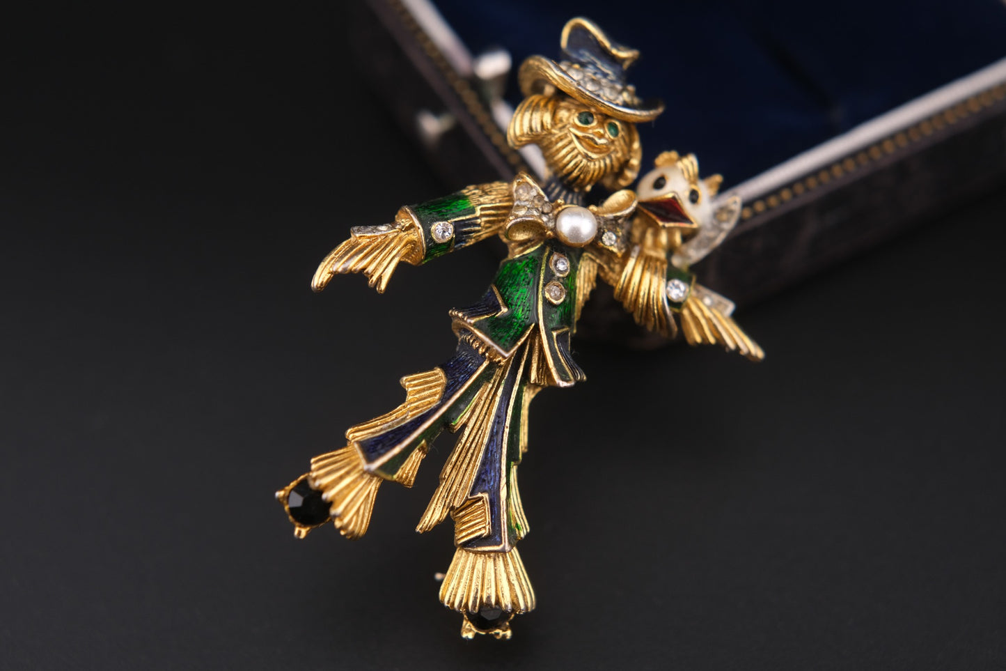 ❤️ Vintage Sphinx Figural Scarecrow Brooch Gold Tone Enamel Crystal