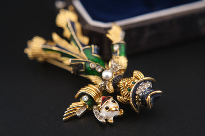 ❤️ Vintage Sphinx Figural Scarecrow Brooch Gold Tone Enamel Crystal