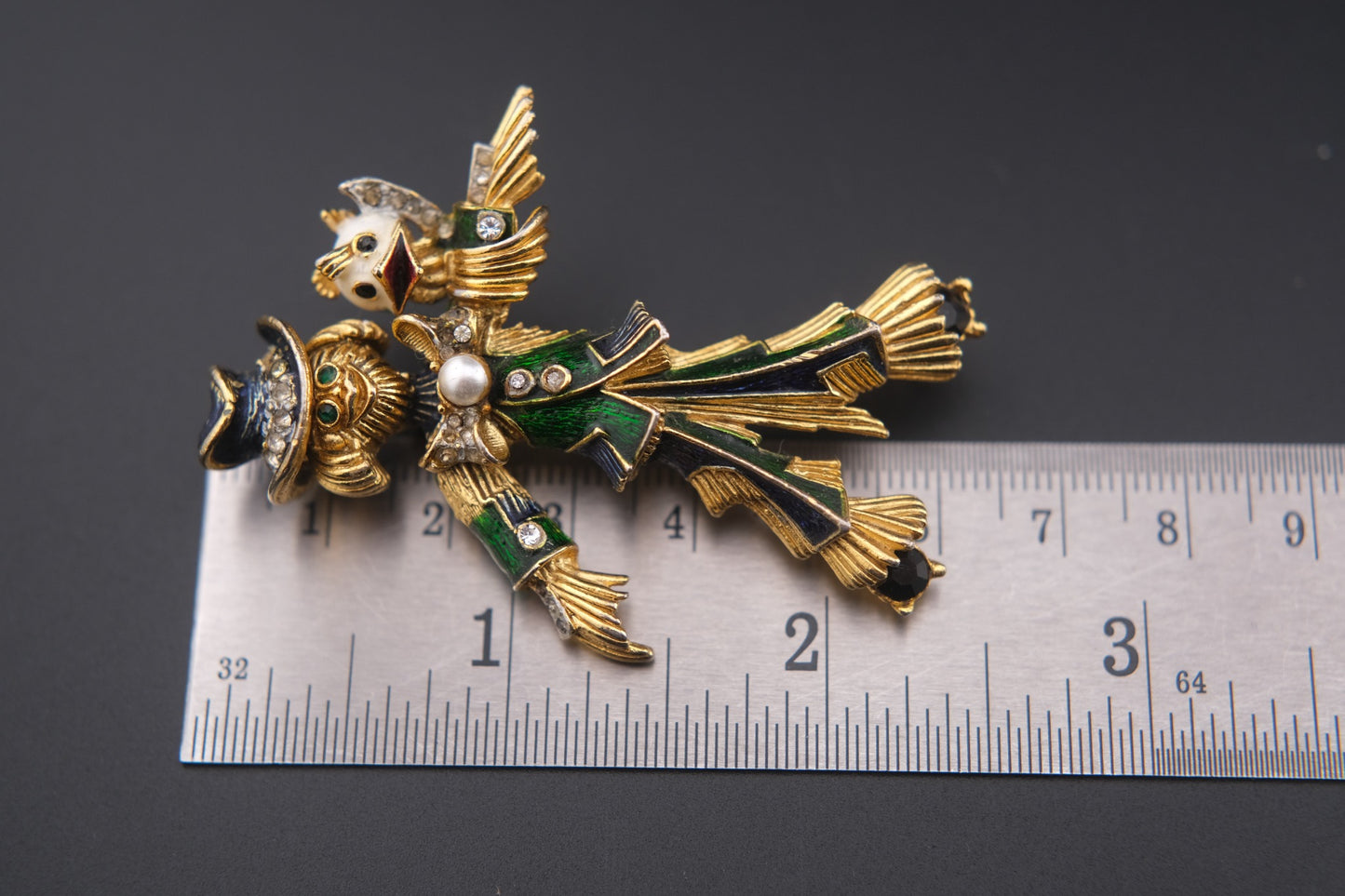 ❤️ Vintage Sphinx Figural Scarecrow Brooch Gold Tone Enamel Crystal