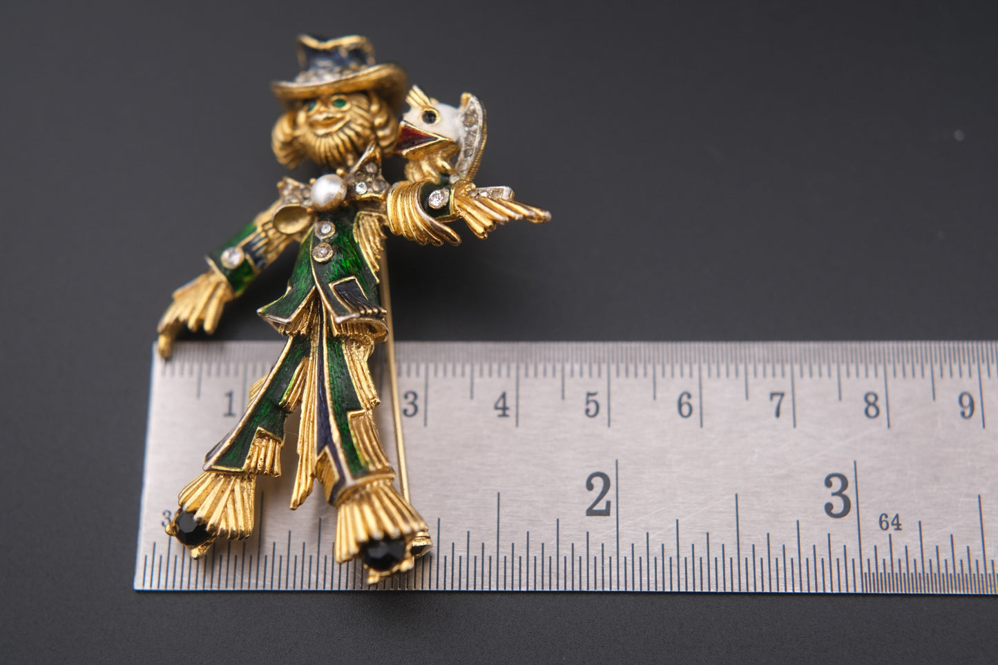 ❤️ Vintage Sphinx Figural Scarecrow Brooch Gold Tone Enamel Crystal