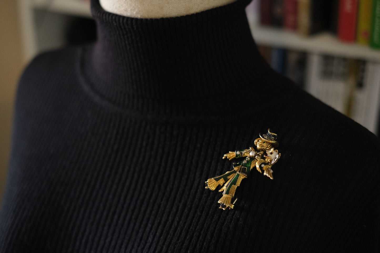 ❤️ Vintage Sphinx Figural Scarecrow Brooch Gold Tone Enamel Crystal