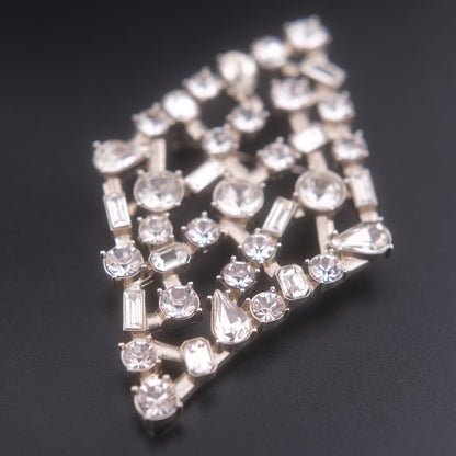 ❤️ Vintage Large Openwork Crystal Rhinestone Statement Brooch – Geometric Sculptural Design, Silver-Tone
