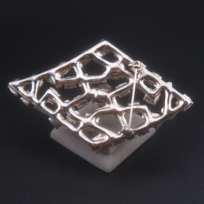 ❤️ Vintage Large Openwork Crystal Rhinestone Statement Brooch – Geometric Sculptural Design, Silver-Tone